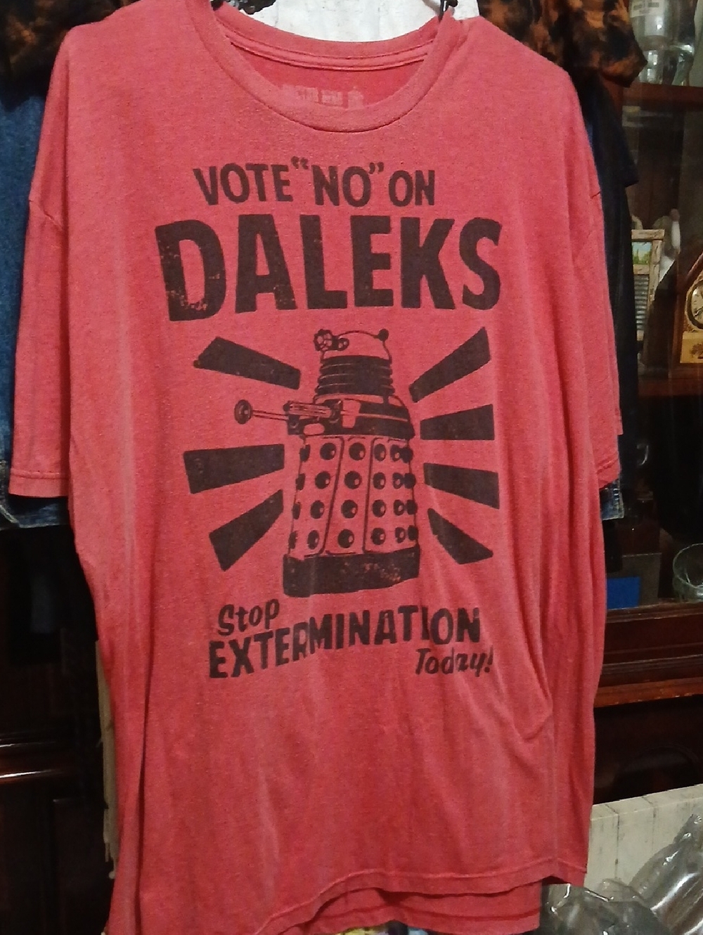 Ripple Junction Red 'Vote No on Daleks' Graphic Tee,sz.2xL